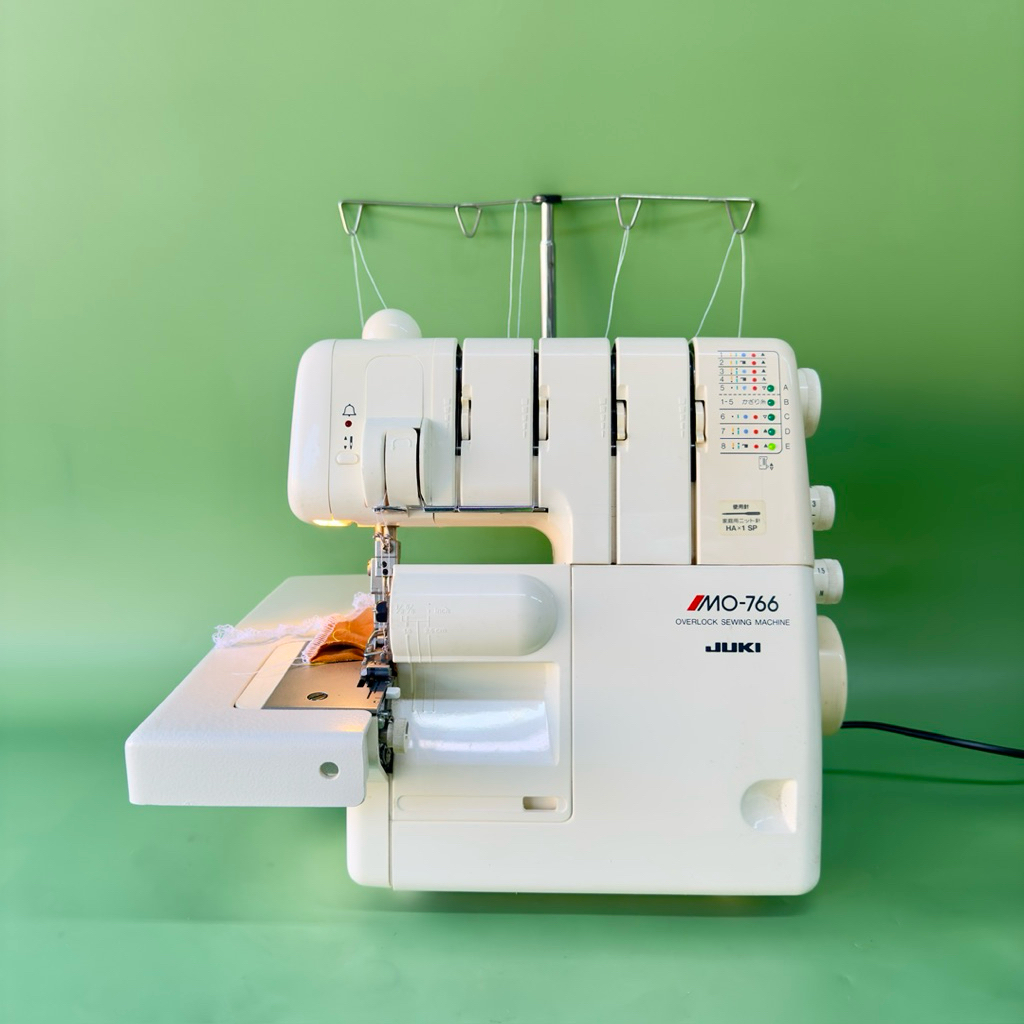 Máy vắt sổ gia đình JUKI /BROTHER 4 chỉ Nhật nội địa , chập áo thun đẹp , xén vải mượt