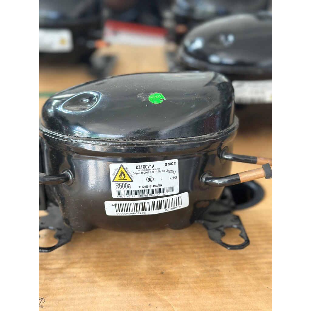 BLOCK MÁY NÉN TỦ LẠNH TOSHIBA MÃ DZ100V1A MỚI CHUẨN HÃNG