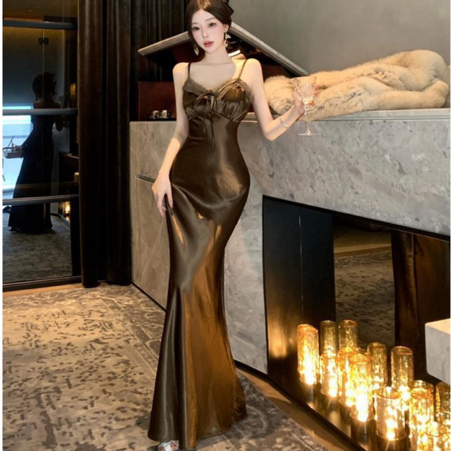 LIZZ STUDIO M6000 Váy hai dây lụa dáng dài phối ren màu nâu sang chảnh quyến rũ