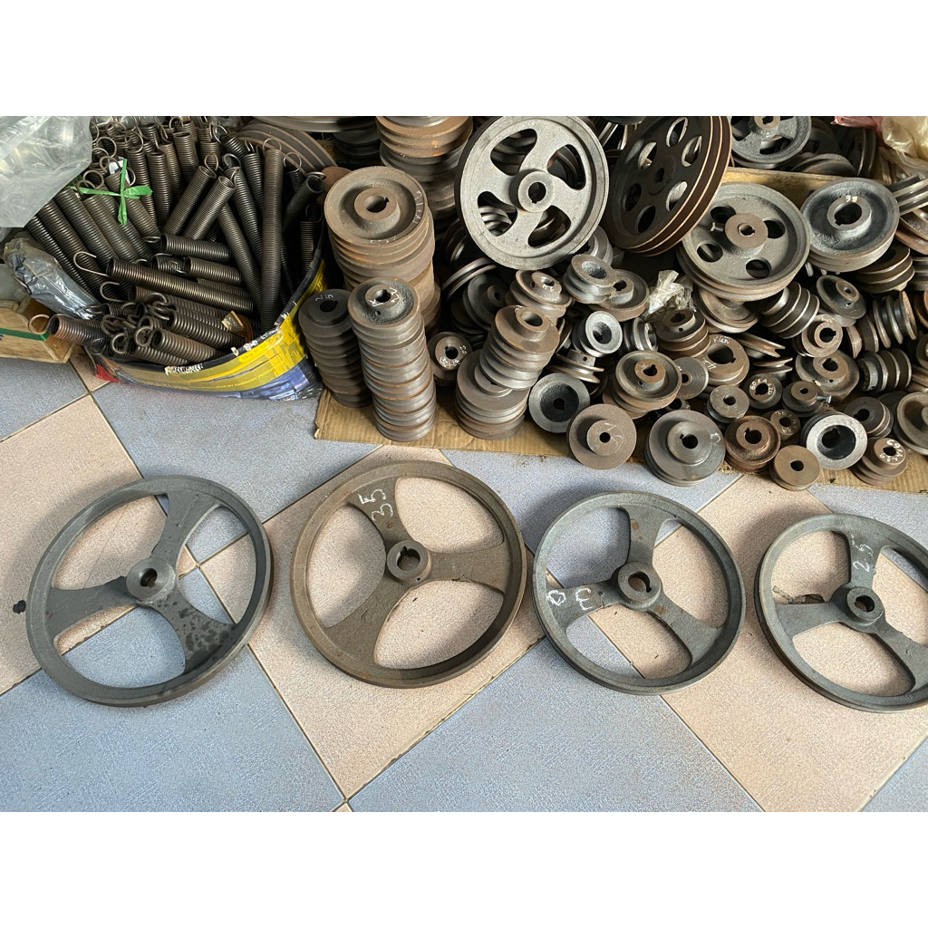 Buly ( puly ) 1 rãnh A, đường kính ngoài 320mm, 350mm và 400 bằng gang đúc dày dặn, nhiều kích thước
