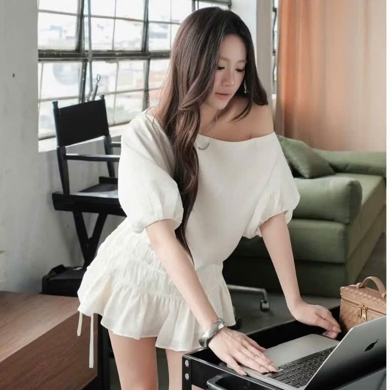 (Set 2 Món): Set Áo Lệch Vai Dây Rút Eo Mix Chân Váy May Chun 3 Tầng Rúm Bèo Hack Dáng 2 Màu-Ảnh Thật Lollaye | BigBuy360 - bigbuy360.vn