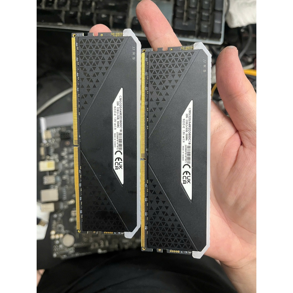 RAM PC Corsair Vengeance 16GB x1 RGB DDR4 hàng lướt