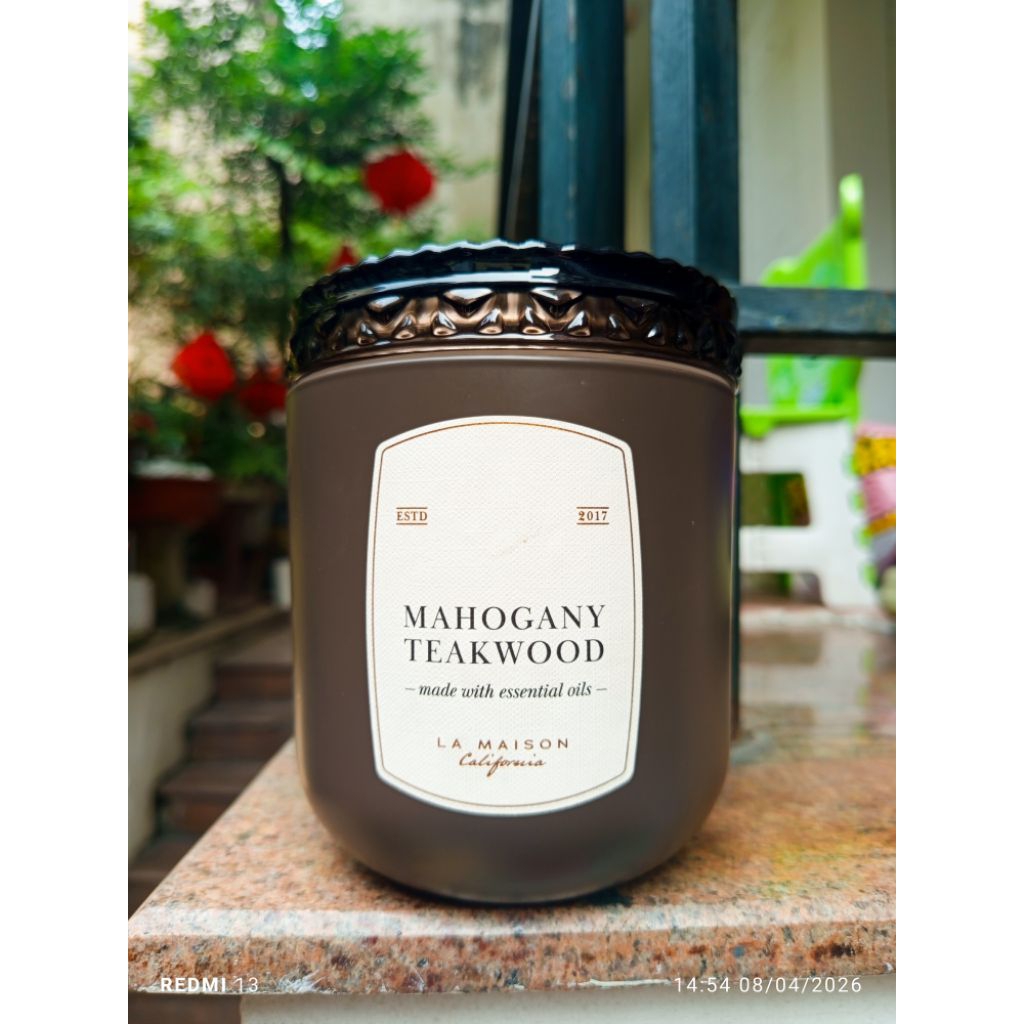 Nến thơm Mahogany Teakwood hũ to