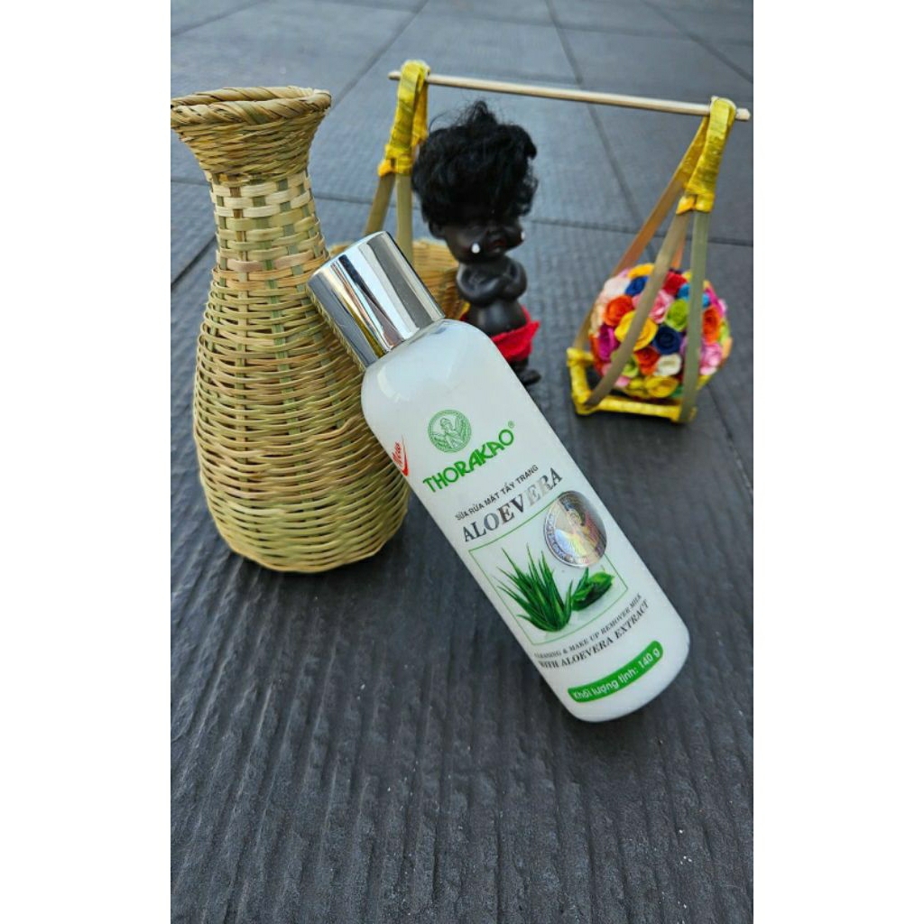 Sữa Rửa Mặt Tẩy Trang Thorakao Alovera 140ml