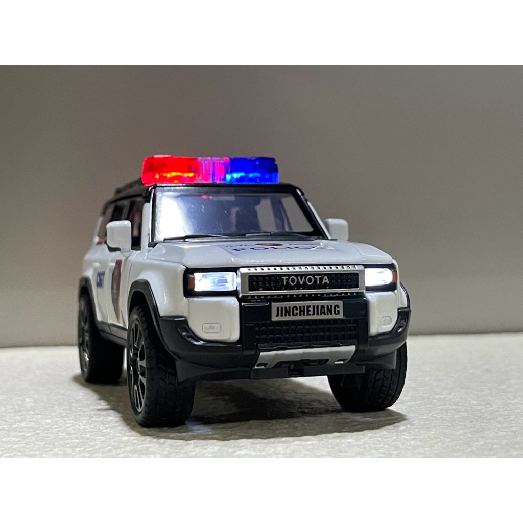 Mô hình xe Police Landcruiser Prado-LC250 CSGT VN 1:32