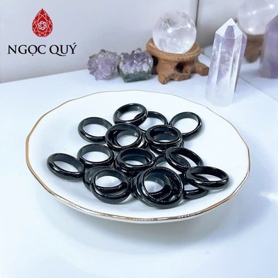 Nhẫn cẩm thạch A - Nhẫn phỉ thúy đen type A không thông đèn LM02 - Ngọc Quý