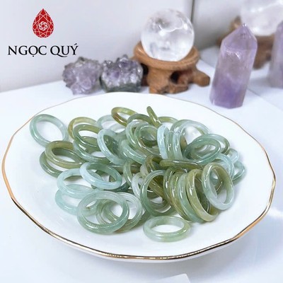 Nhẫn cẩm thạch A - Nhẫn phỉ thúy type A xanh dầu điểm huyết bản 3-4mm LM04 - Ngọc Quý