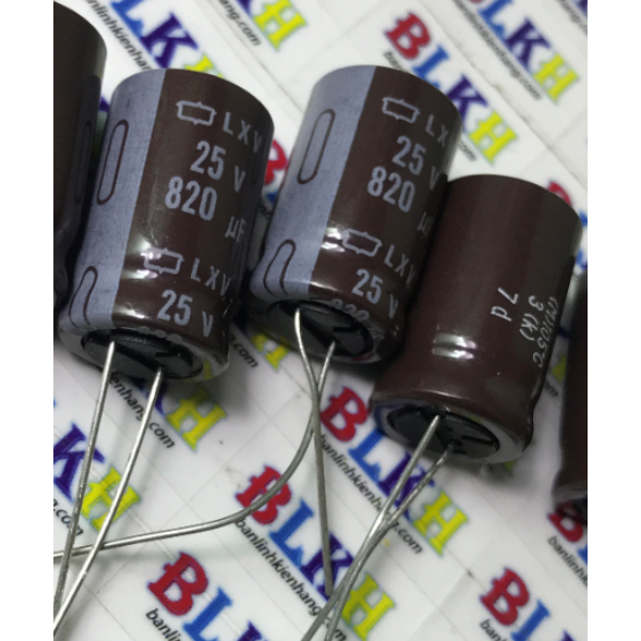 Tụ hóa 25V 820uF 12×20 hãng Nhật Bản.