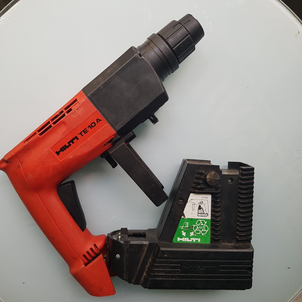 khoan Bêtông pin HILTI TE10A 36v  ( THÂN MÁY + VỎ PIN )