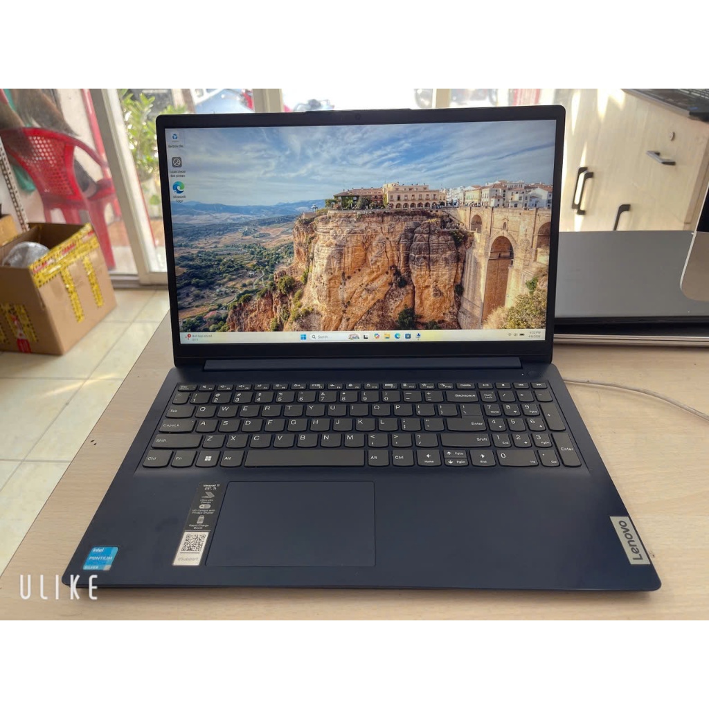 Lenovo Ideapad 15 pentium N6000 Ram 8G ssd 128G 15.6” FHD