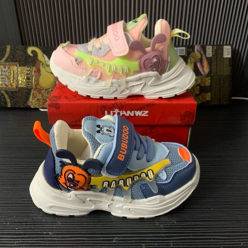 Giày thể thao nhẹ Bobdog M77KA