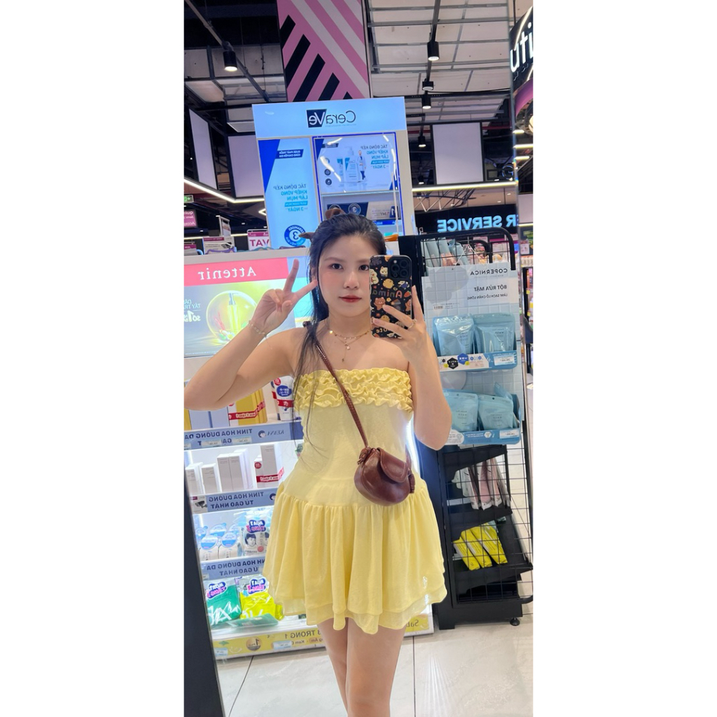 pass Đầm cúp ngực vàng Secodee