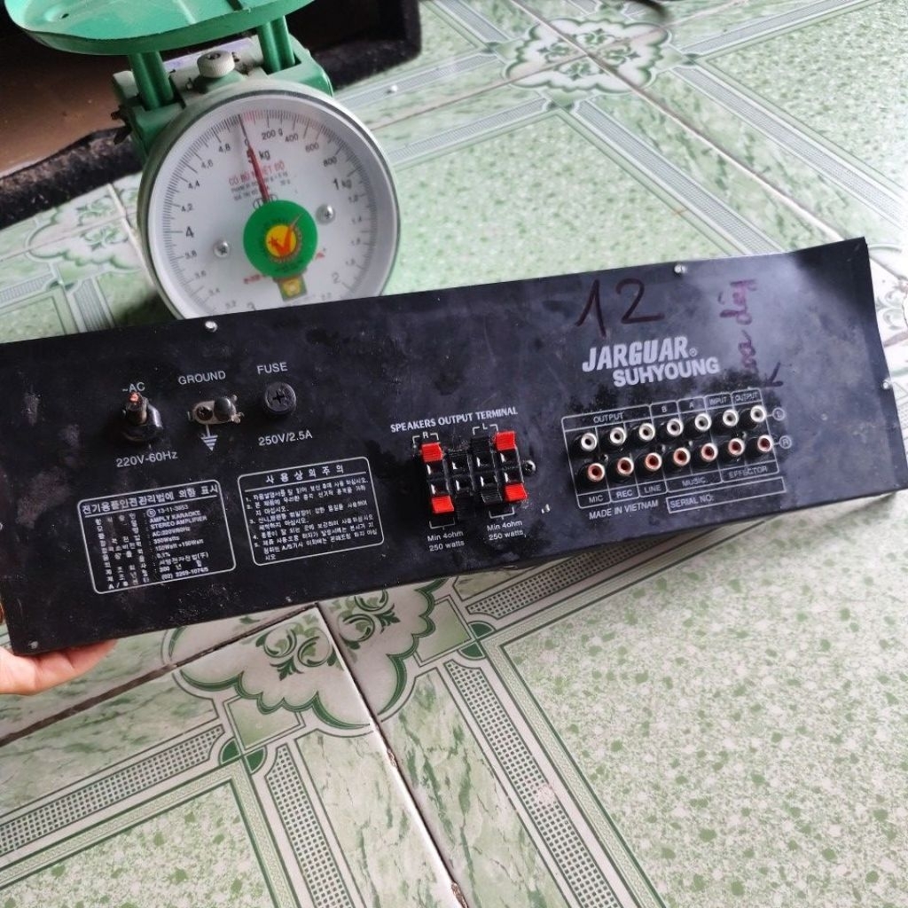 mặt sau  hỏng amply karaoke Jarguar suhyong PA-203III Hàn Quốc anh em về lấy linh kiện
