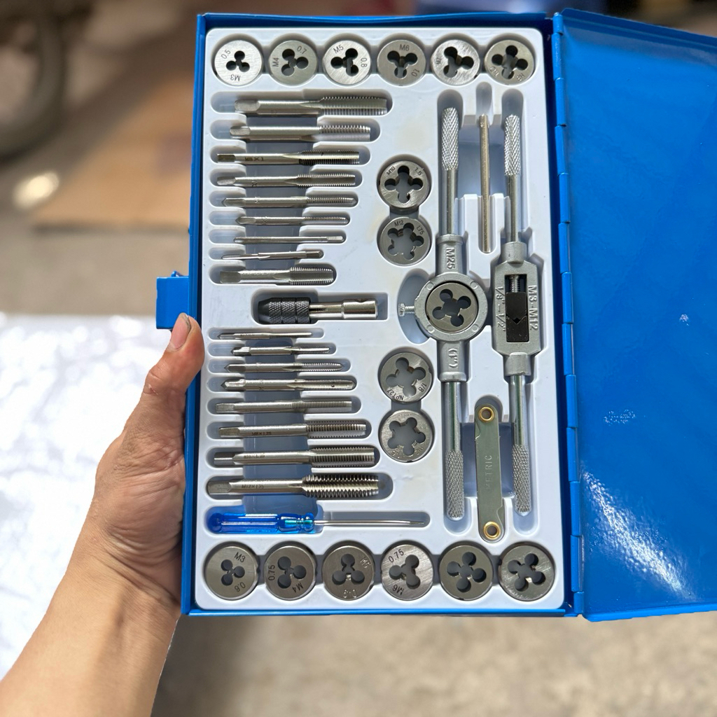 Bộ taro ren thép hợp kim [CAO CẤP] 40 chi tiết hộp sắt - tạo ren trong và ren ngoài cho các ống kim 