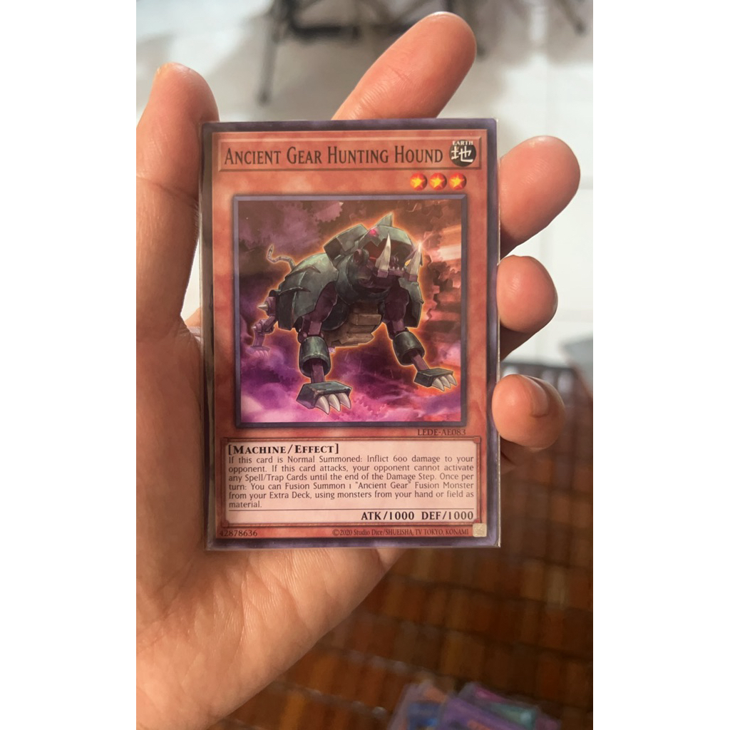 Thẻ bài Ancient Gear Hunting Hound