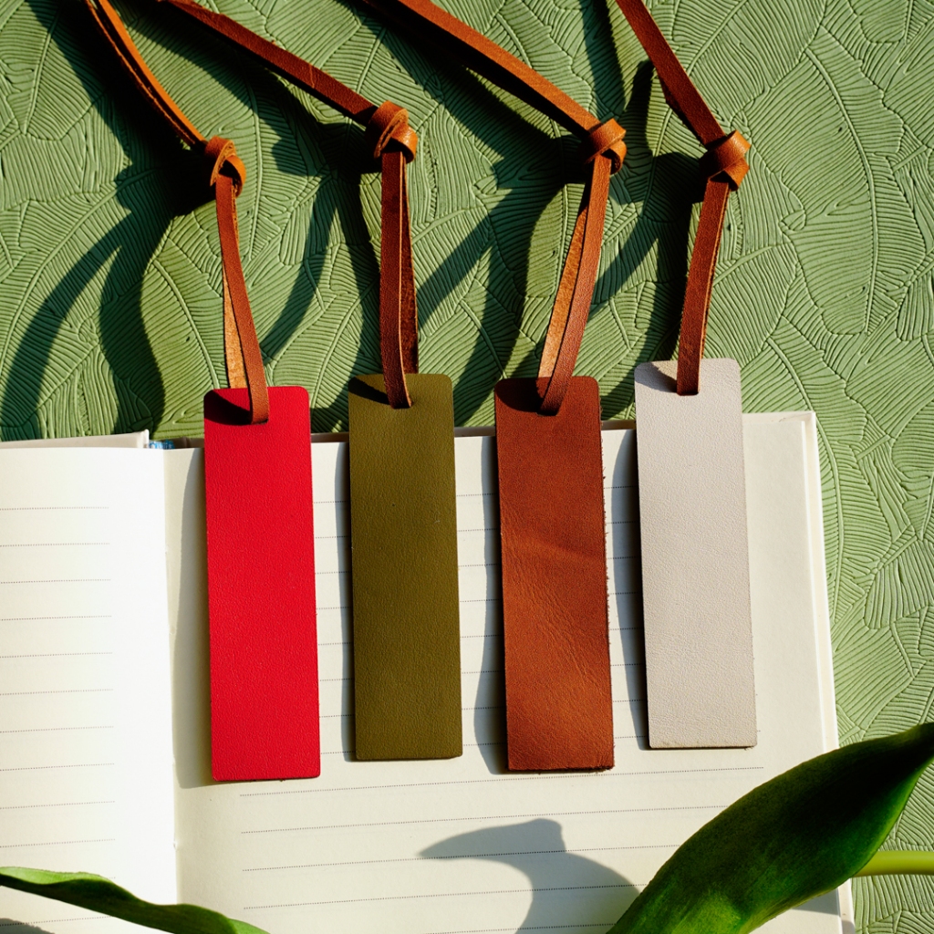 Bookmark Mini da bò thật - thẻ đánh dấu sách nhỏ gọn chính hãng Thành Long leather store