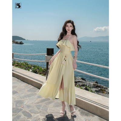Váy 2 dây Twentyfive có vạt bèo quanh ngực, hở lưng, vạt xòe xẻ đùi kèm dây đai DL102