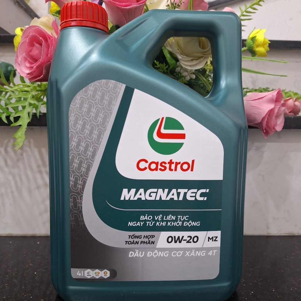 Nhớt Chính Hãng Castrol Magnatec 0W20 4 Lít
