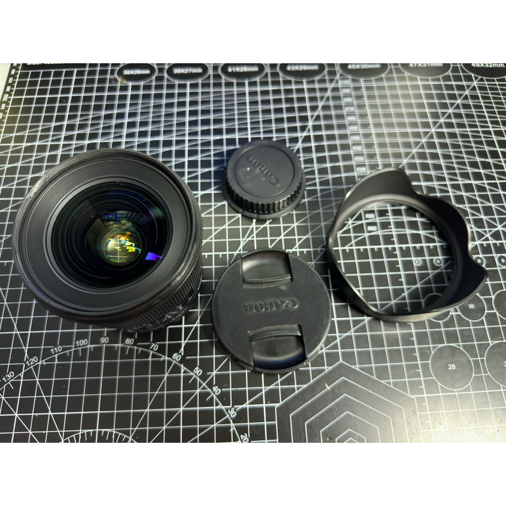 Sigma 24mm f/1.4 DG HSM Art for Canon EF, ngoại hình khá, chụp nét