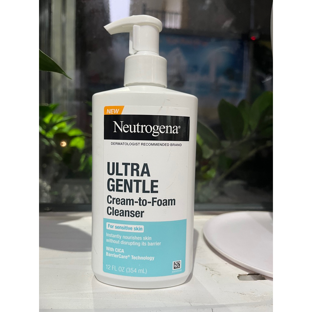 Sữa rửa mặt cho da nhạy cảm Neutrogena Ultra Gentle Cream-to-Foam Cleanser For Sensitive Skin 12Oz 3