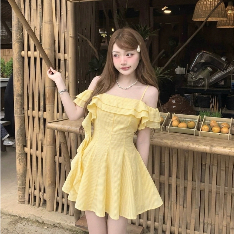 Váy trễ vai hai dây đũi kẻ dáng xòe phối bèo phong cách tiểu thư Hàn Quốc 24Febstudio VVN0023 | BigBuy360 - bigbuy360.vn
