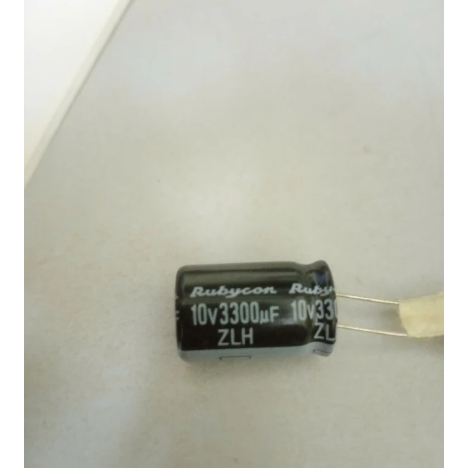10 Tụ hóa Nhật Bản 10V 3300uF 12*25 hãng Rubycon.