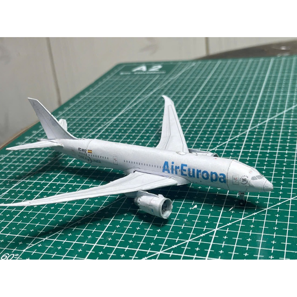 b787-8 AirEuropa tỉ lệ 1/400 mô hình giấy(đọc mô tả)