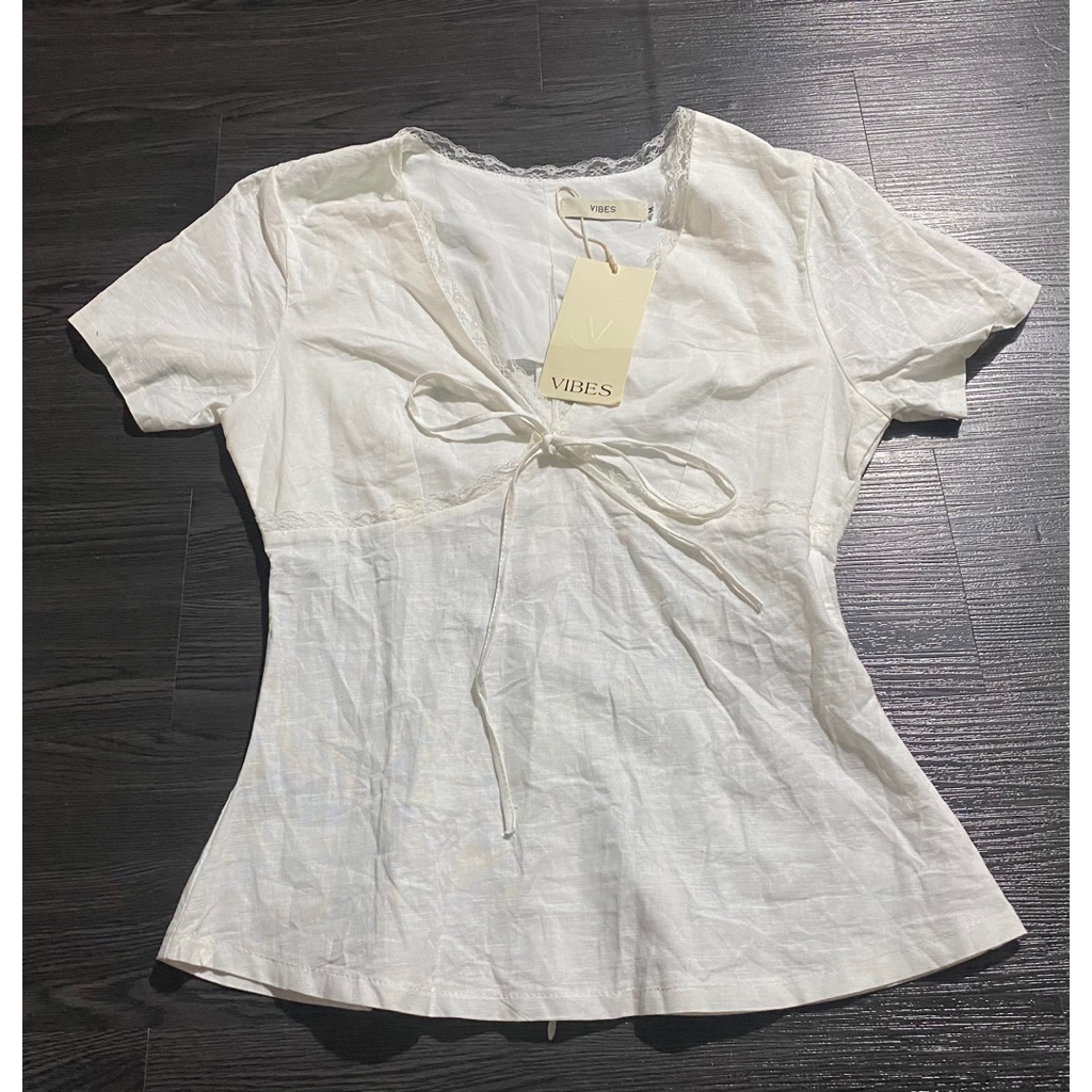 Pass áo Vibesfromyouth size M new tag ( nhưng độ mới 95% )