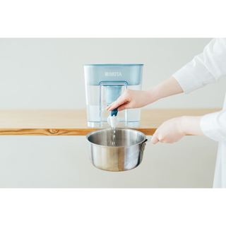 Bình lọc nước BRITA Flow 8.2L (có sẵn 1 lõi lọc Maxtra Pro 150L)