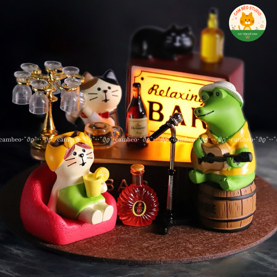 Mô Hình “Chill Bar Acoustic” – Mèo Thư Giãn & Cá Sấu Guitar Siêu Dễ Thương