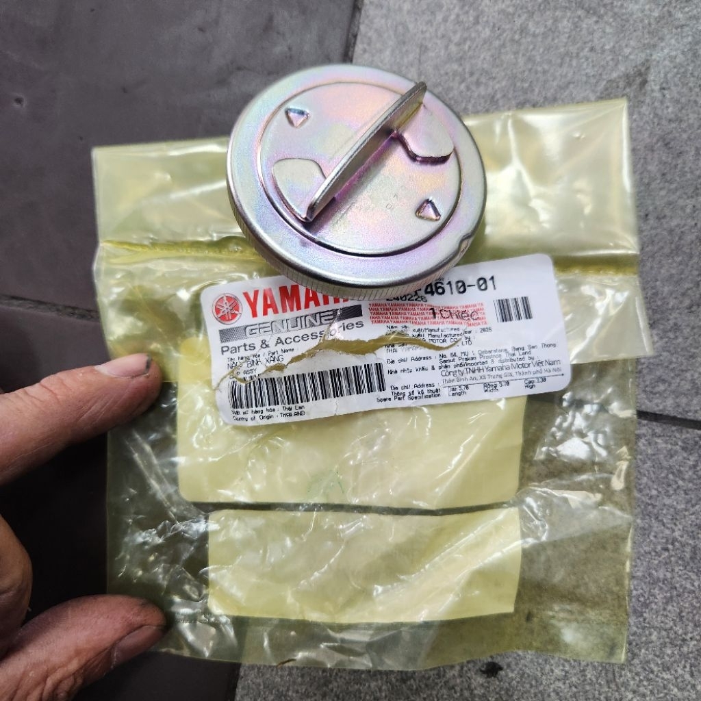 Nắp Đậy Xăng NVX 155 V3 Chính Hãng Yamaha Có Tay Cầm Dễ Mở – Lắp Chung Aerox NVX V1 V2 V3 các dòng x