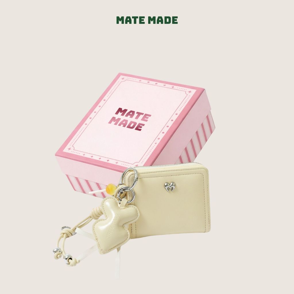 Set Quà Tặng MATE MADE Ví Pillow Kèm Charm, Hộp Quà Hồng Kẻ Trắng (Tặng Bạn Thân, Bạn Gái)