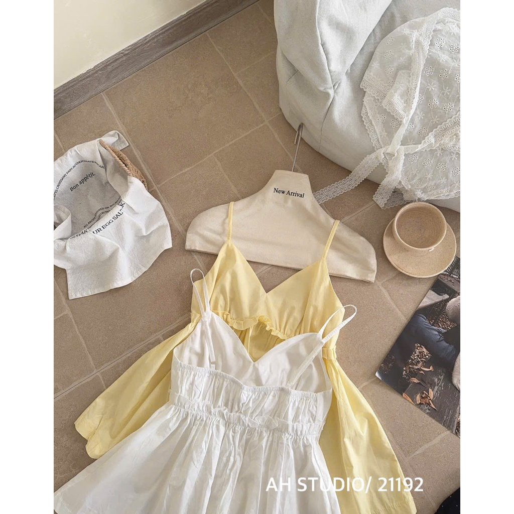 [Hàng sẵn] Áo hai dây thô cổ V dáng xoè Minchu Top | BigBuy360 - bigbuy360.vn