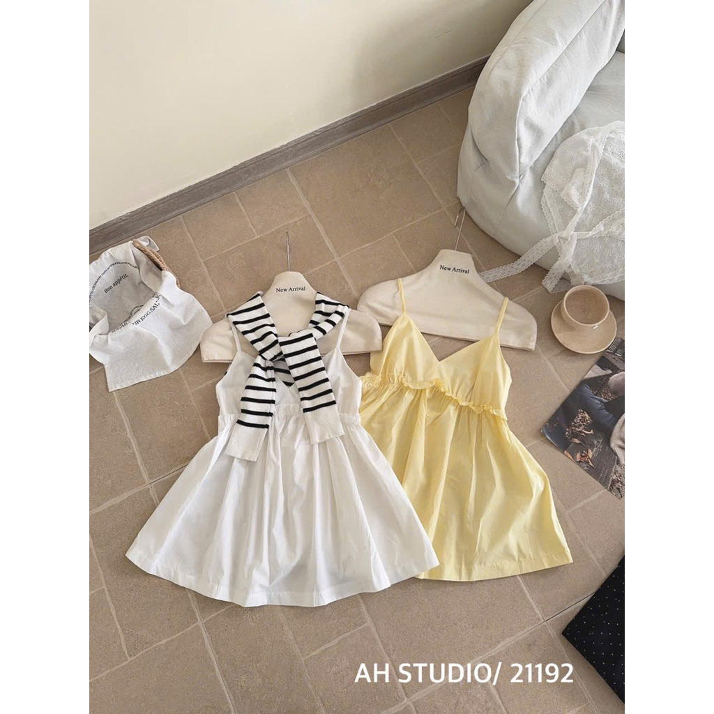 [Hàng sẵn] Áo hai dây thô cổ V dáng xoè Minchu Top | BigBuy360 - bigbuy360.vn