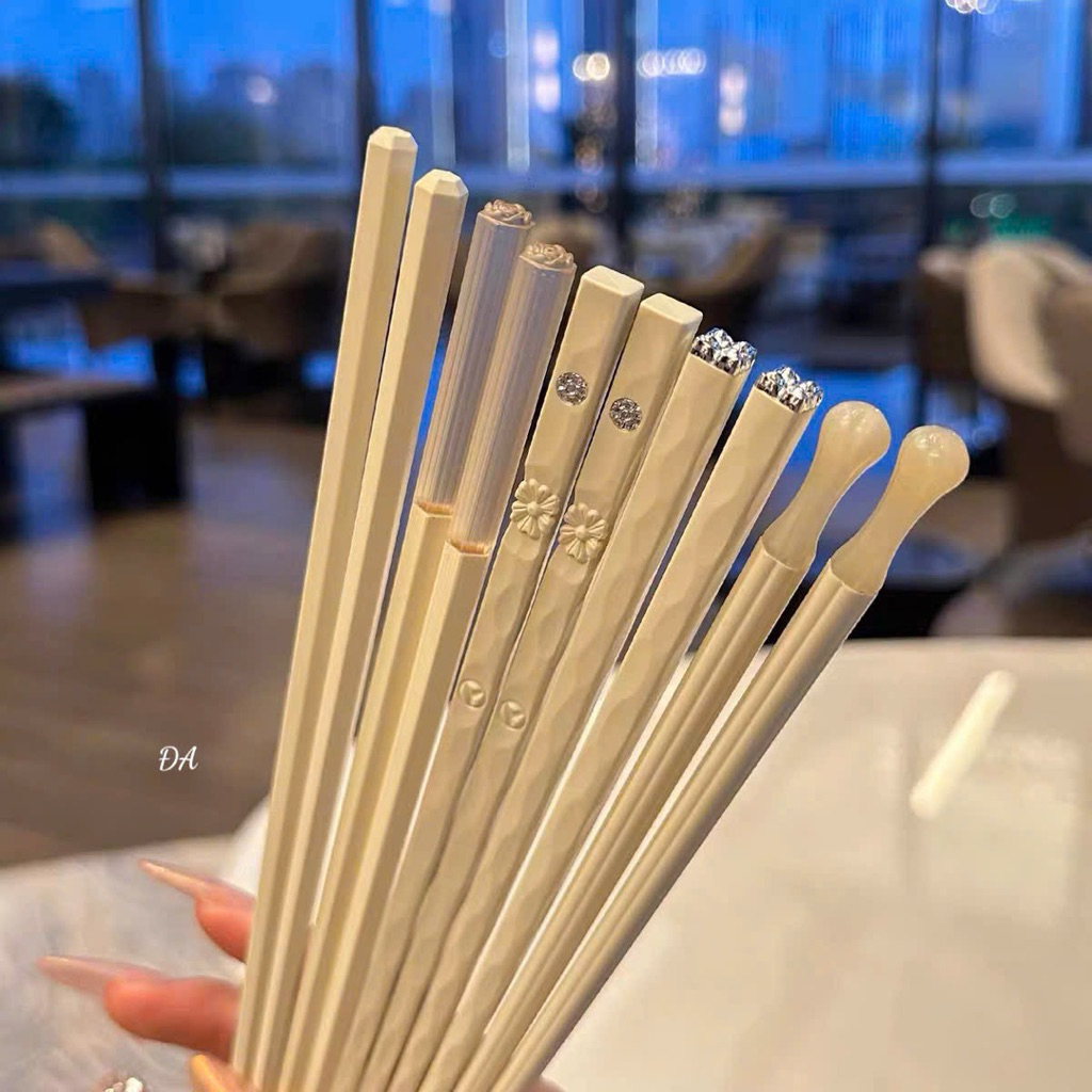 Set 5 Đôi Đũa Ăn Cao Cấp – 10 Chiếc Đũa Gia Đình Chống Mốc Chống Trơn – Đũa Nhựa Cao Cấp Bền Đẹp