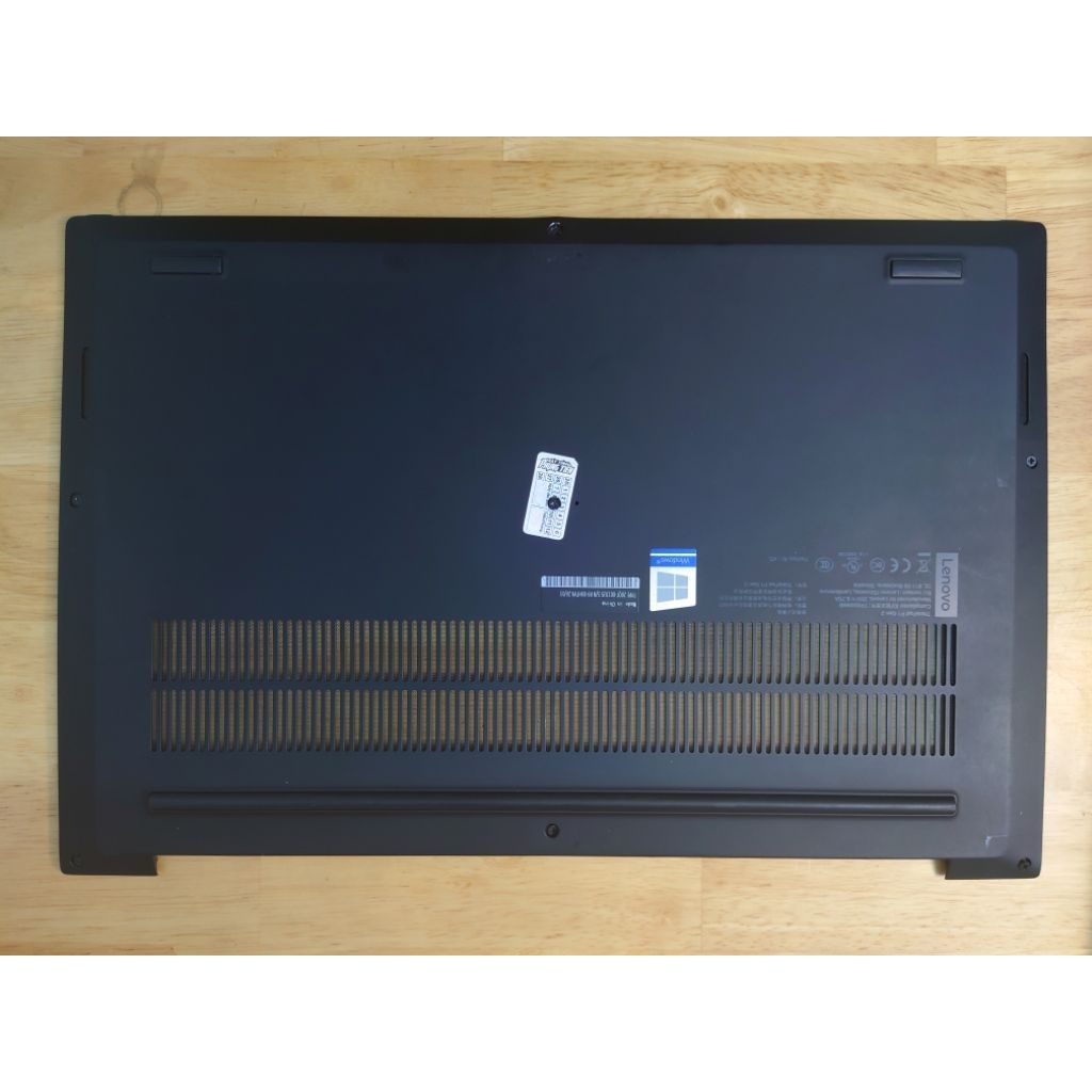 Vỏ đáy, thinhpad p1 gen2