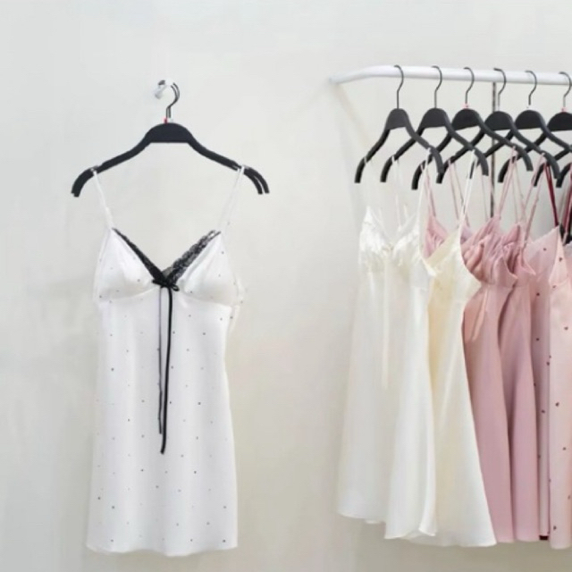 váy ngủ trắng lụa mialala tặng túi giấy mialala