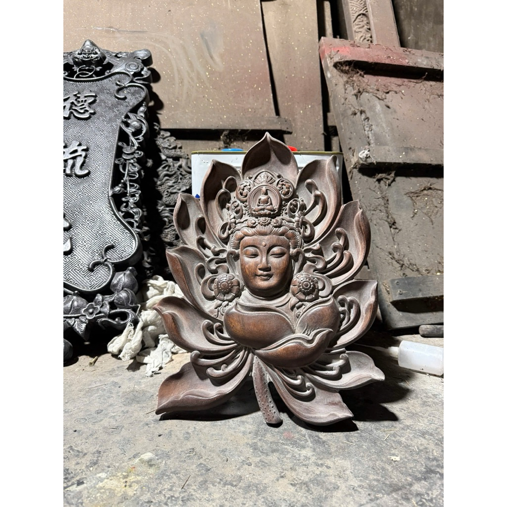 Tranh Phật Hoa Sen Gỗ Lim kích thước 30x40x4cm
