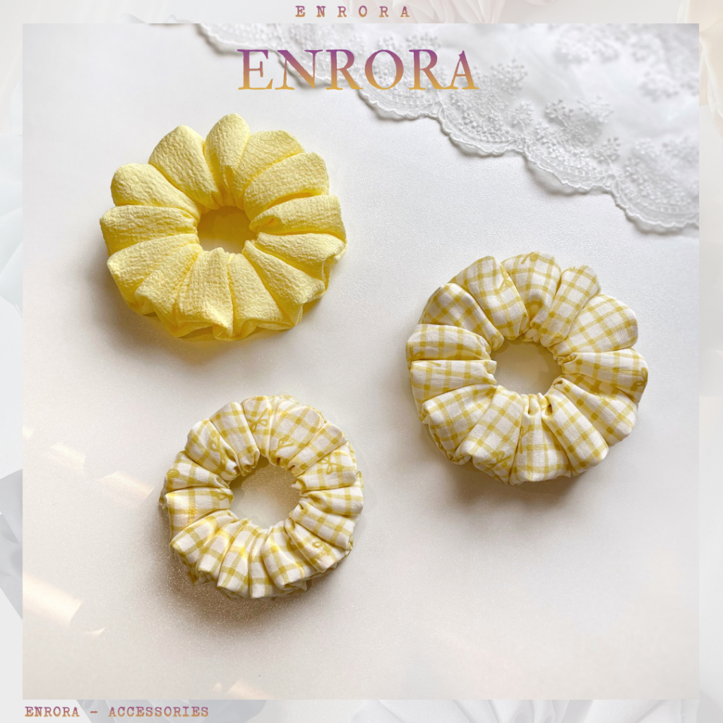 Scrunchies ENRORA Cột Tóc Vải Caro Họa Tiết Nơ Vàng[ Handmade]