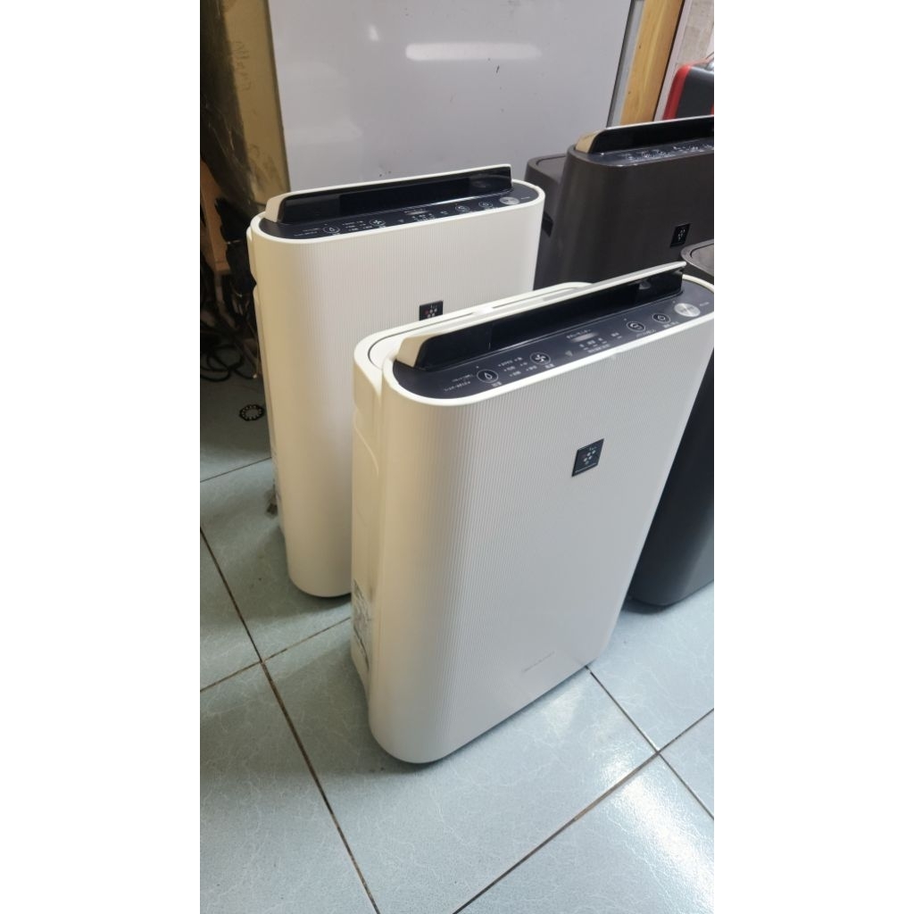 máy lọc không khí sharp KC-J50