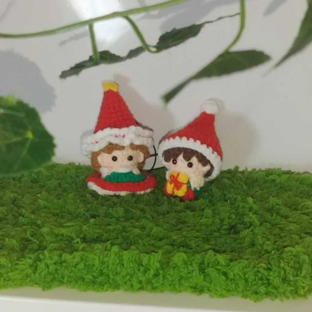 Móc khoá noel couple chibi bằng len handmade dễ thương, móc khoá cô bé noel, cậu bé noel bằng len ha