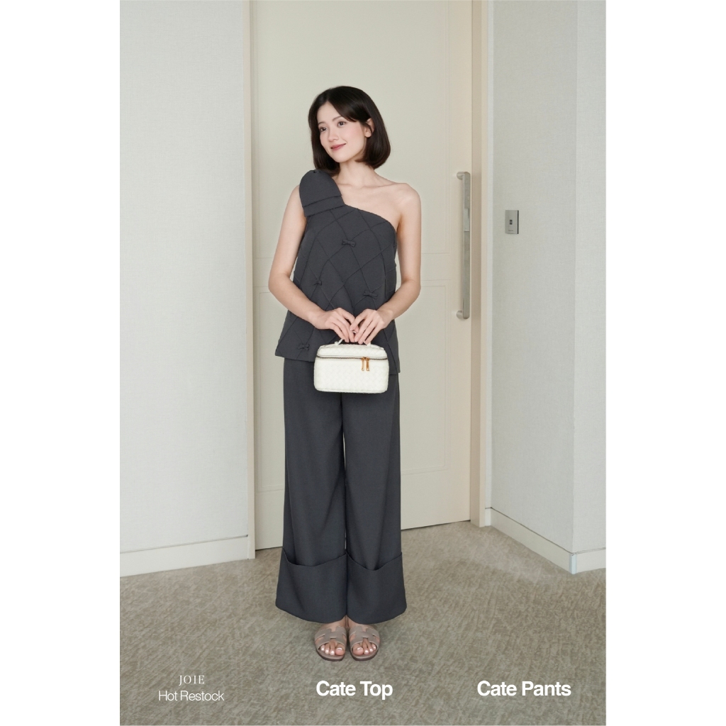 JOIE DES ROSES - Set áo lệch vai phối nơ bản to và quần ống suông gập gấu CATE