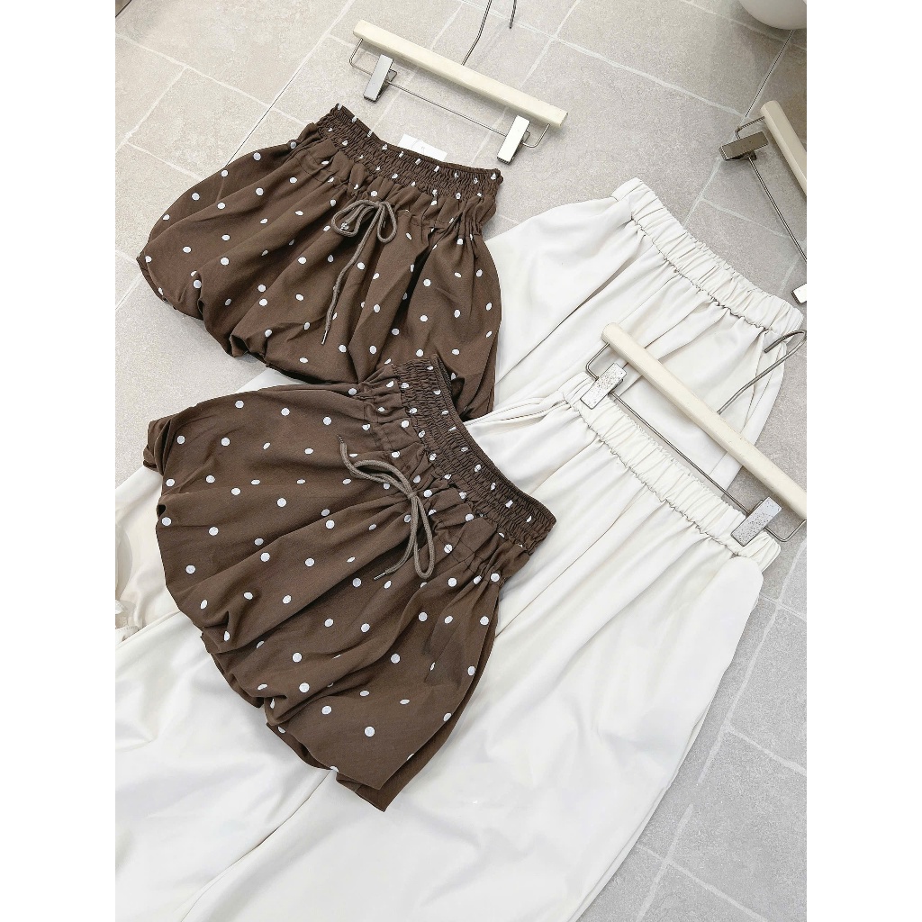 (Set 2 Món): Áo Quây Chấm Bi Chun Nâu Dáng Bí + Quần Kaki Kem Bo Gấu Bèo Màu Sang Chuẩn From -Ảnh Thật Lollaye | BigBuy360 - bigbuy360.vn