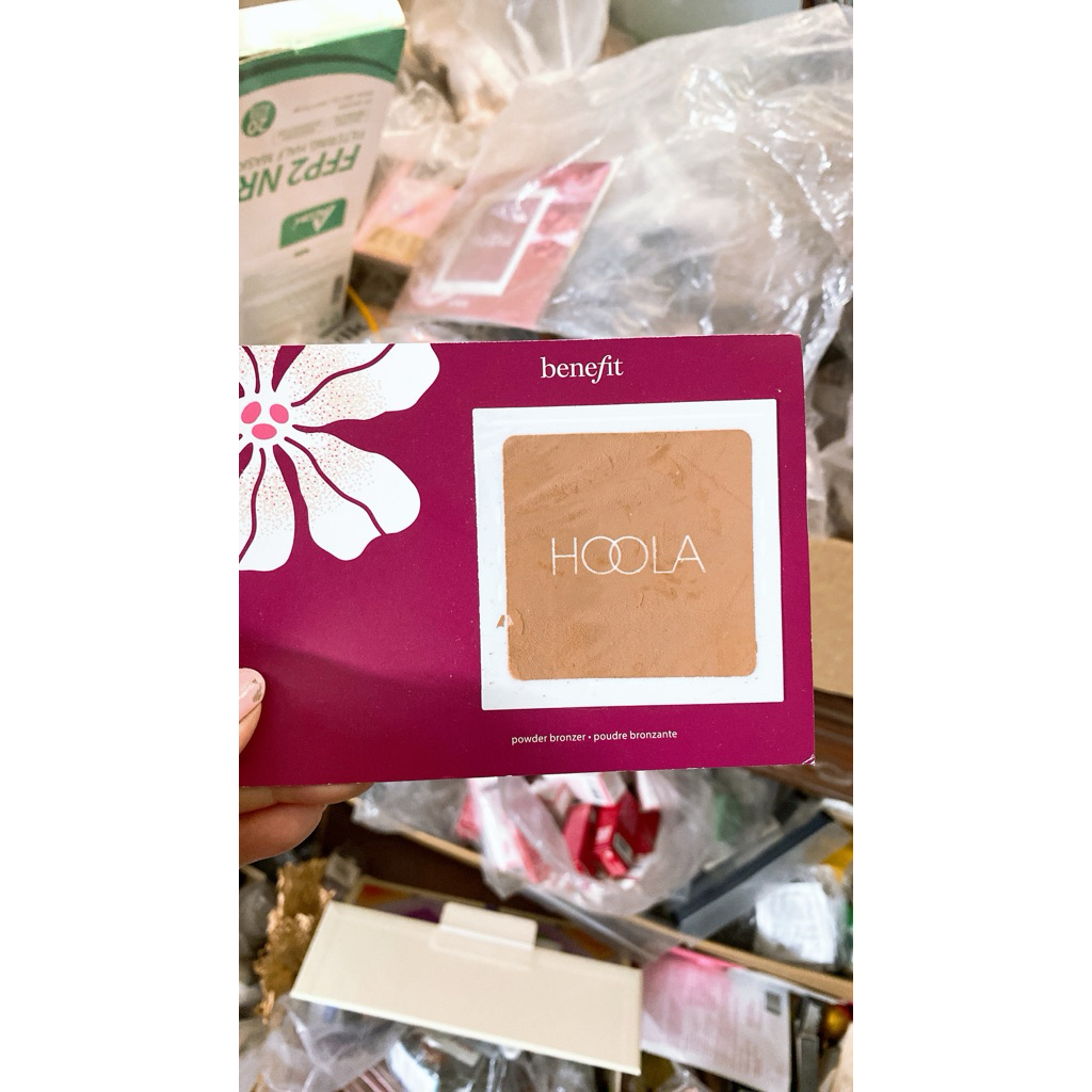 phấn tạo khối Benefit Hoola Matte Powder Bronzer