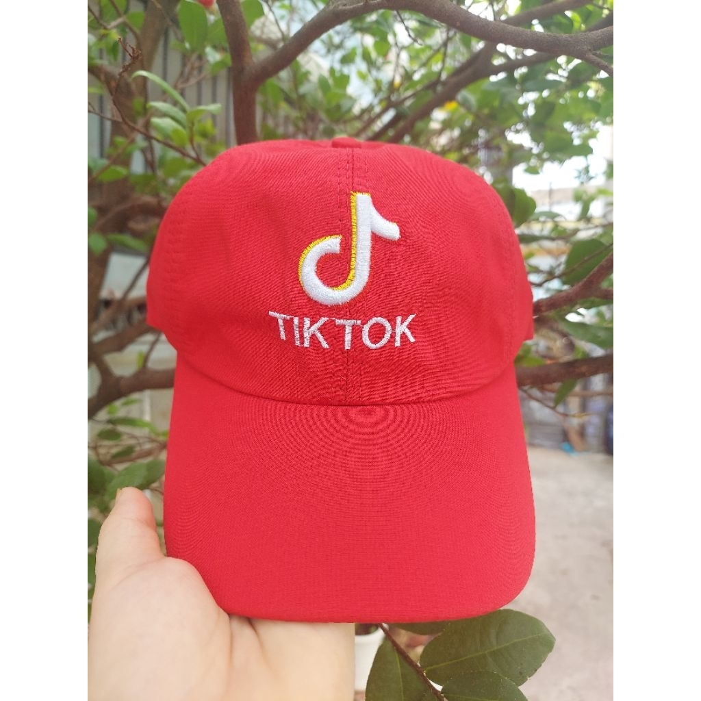 Mẫu nón lưỡi trai chất vải dù thêu logo tiktok. Nam nữ đội đẹp-hot treen