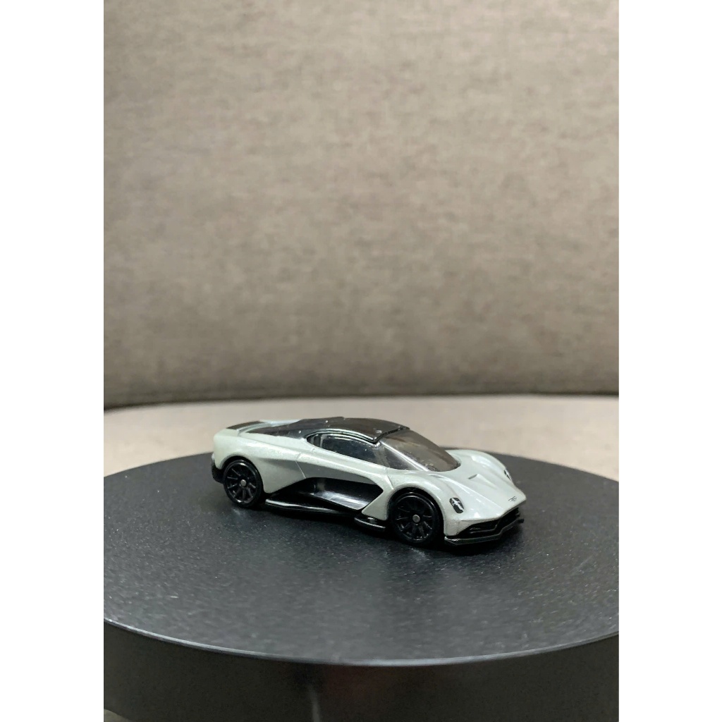 Hãng Hot Wheels - Aston Martin Valhalla (loose đẹp, nguyên bản)