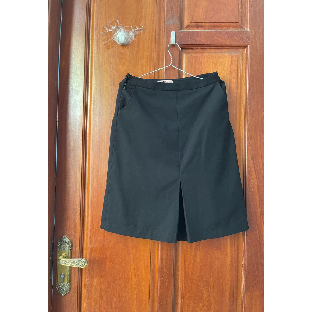 thanh lý chân váy chữ A của real clothes sz m