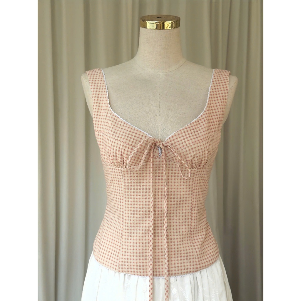 𝗖𝗹𝗼𝘁𝗵𝗲𝘀 𝗕𝗮𝗿 - Lila Top (Sunday Cloth) | Áo kiểu cotton caro nâu đỏ thắt nơ viền ren hở lưng nữ tính