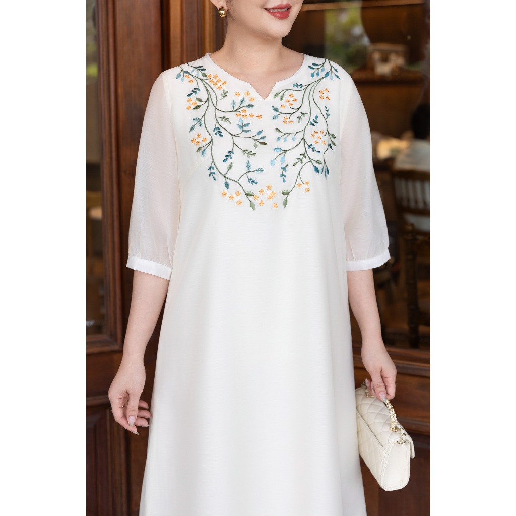 M COLLECTION | Váy Đầm Suông Nữ Trung Niên Tặng Mẹ Vải Tơ Thêu Hoa Cổ Chữ V Tay Lỡ Bo Gấu D13563 | BigBuy360 - bigbuy360.vn