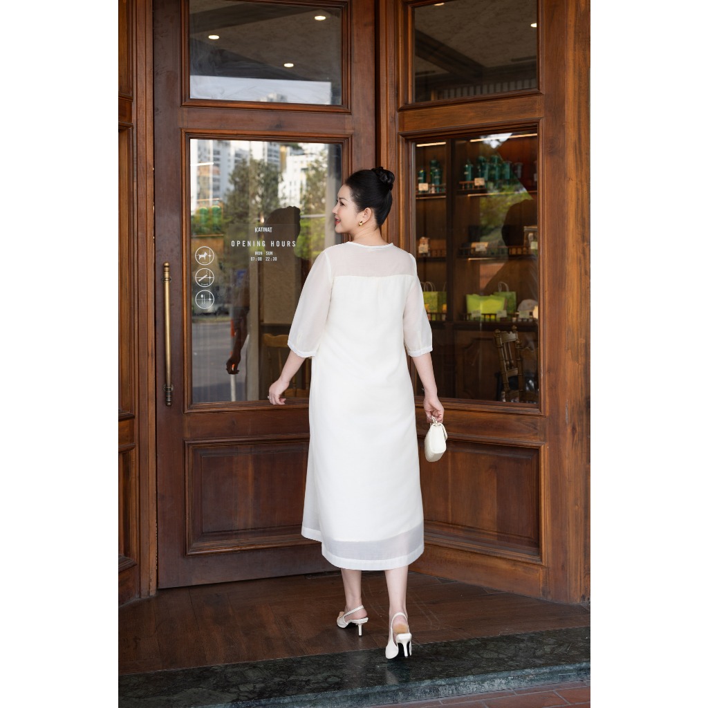 M COLLECTION | Váy Đầm Suông Nữ Trung Niên Tặng Mẹ Vải Tơ Thêu Hoa Cổ Chữ V Tay Lỡ Bo Gấu D13563 | BigBuy360 - bigbuy360.vn